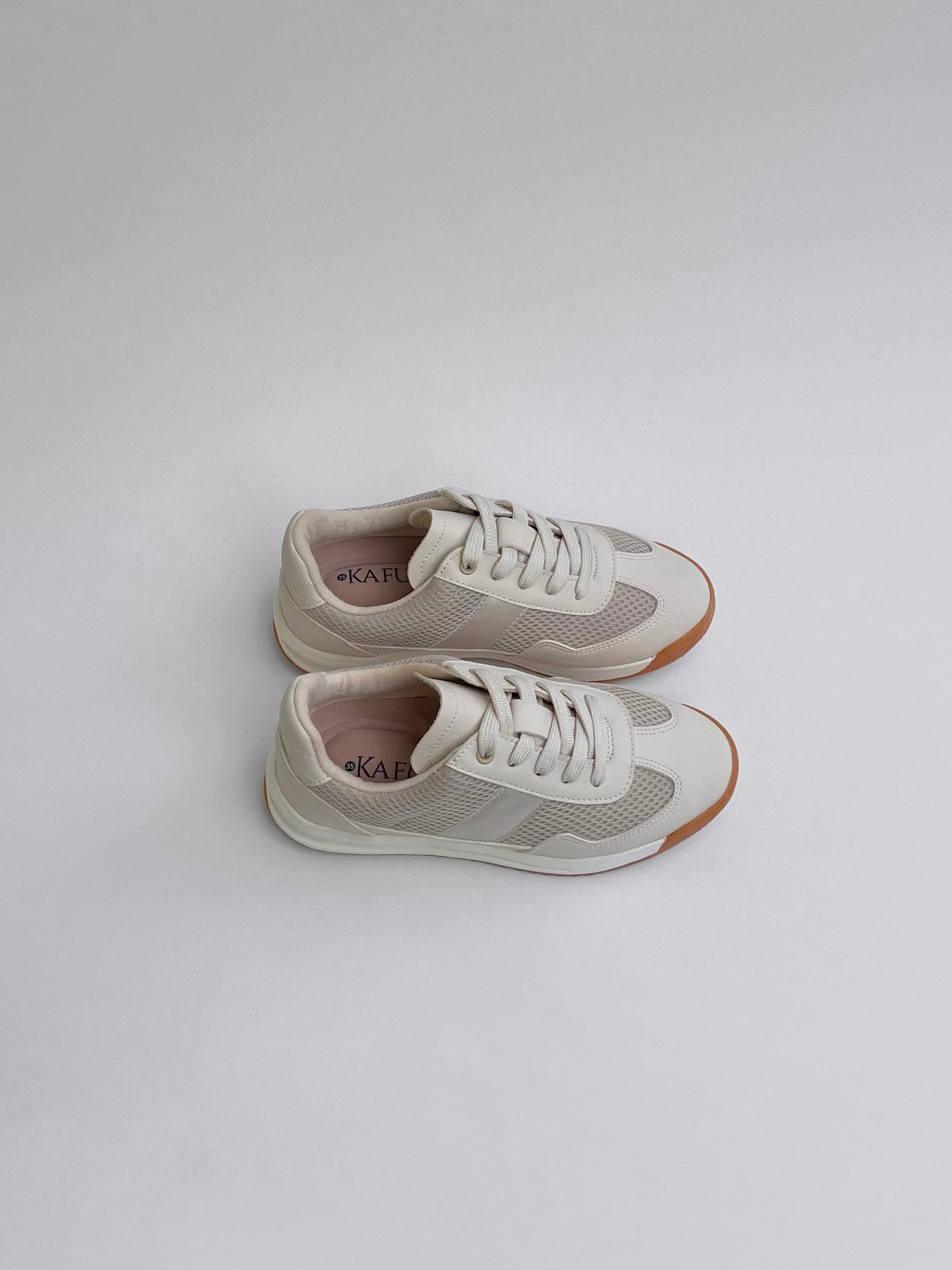 Antonia Beige