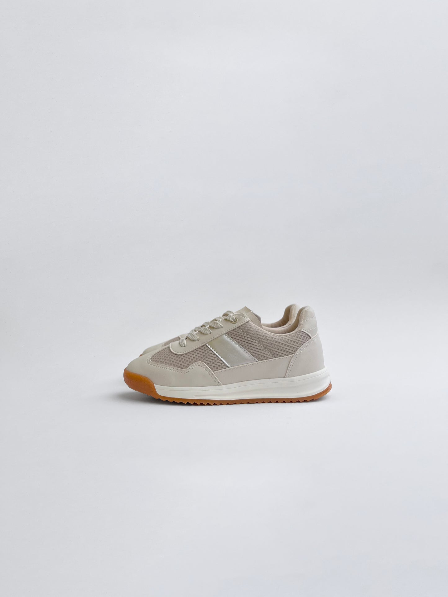 Antonia Beige
