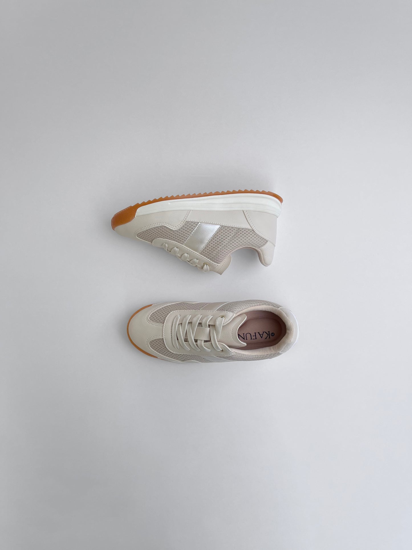 Antonia Beige
