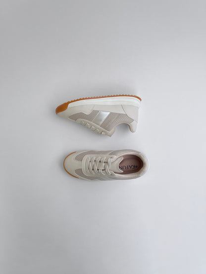 Antonia Beige