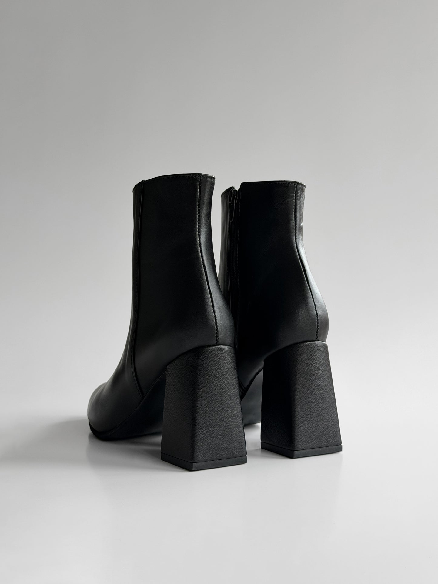 Esthela Boots